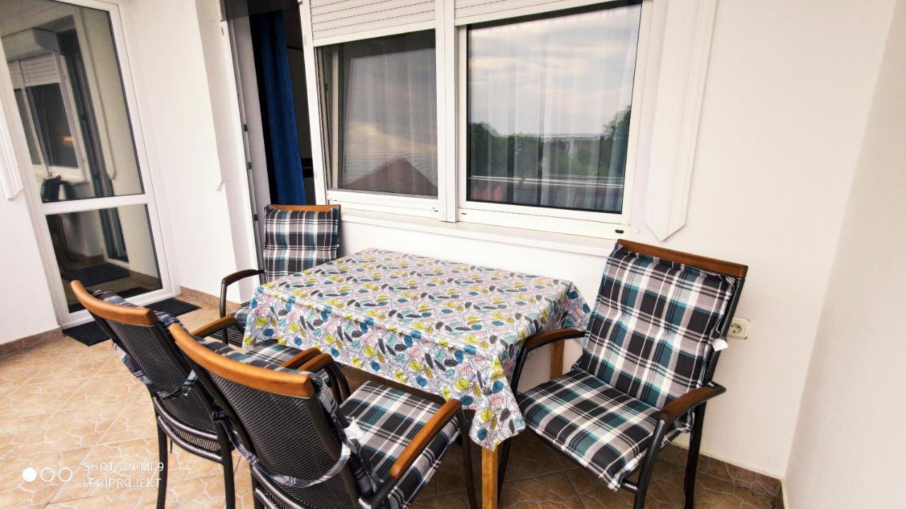 Apartamento Papp Apartmanház Vonyarcvashegy Exterior foto