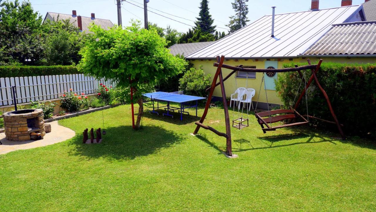 Apartamento Papp Apartmanház Vonyarcvashegy Exterior foto