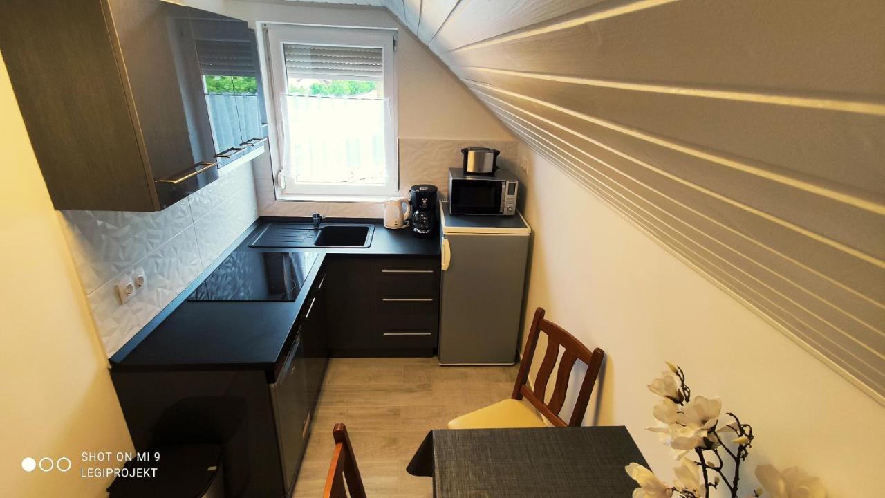Apartamento Papp Apartmanház Vonyarcvashegy Exterior foto