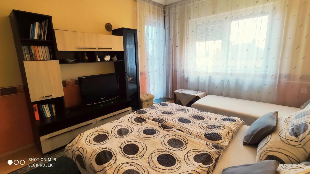 Apartamento Papp Apartmanház Vonyarcvashegy Exterior foto